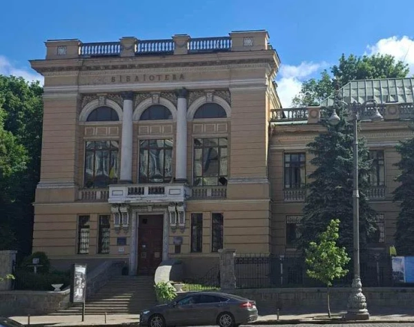 Атака на культуру Києва: музей, філармонія, опера зазнали руйнувань 17