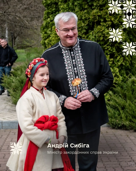 Міністри: Перші вишиванки та їхні родинні таємниці 14