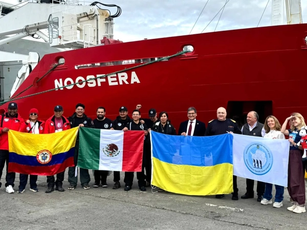 Криголам "Ноосфера": рекордний сезон в Арктиці та світові океанологічні дослідження 45 Криголам "Ноосфера": рекордний сезон в Арктиці та світові океанологічні дослідження 43