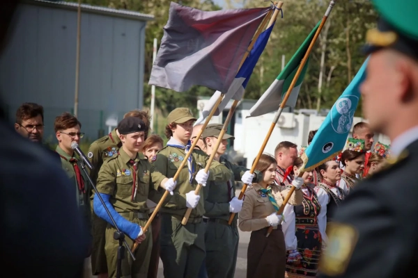 Мельник: прах лідера ОУН та дружини повернули в Україну 16 Мельник: прах лідера ОУН та дружини повернули в Україну 14