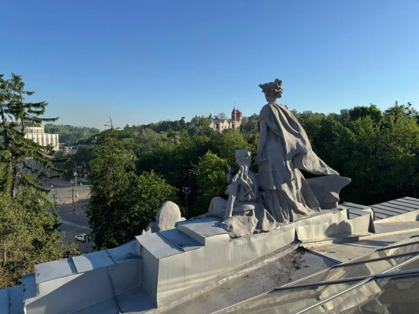 Атака на культуру Києва: музей, філармонія, опера зазнали руйнувань 16