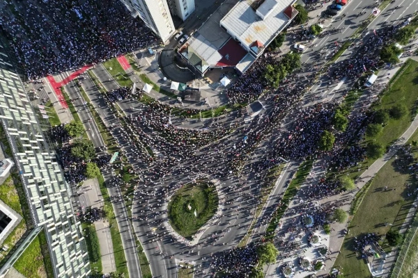 Сербія: Масовий протест проти Вучича, вимоги відставки 2