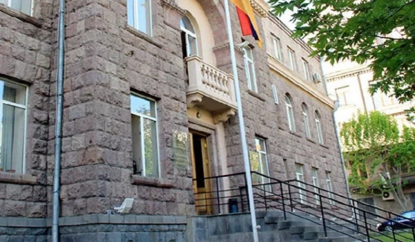 **Вибори у Вірменії: ЦВК просить не одягати одяг з цифрами**
