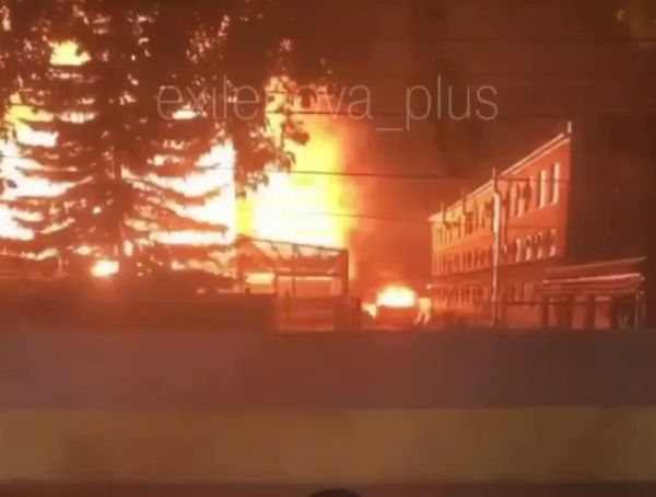 На заводі на Тамбовщині палає вогонь після атаки дронів
