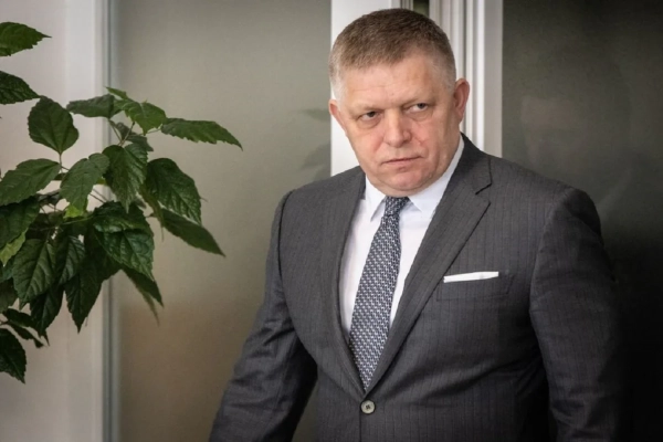 Фіцо вимагає компенсацію за зброю для України