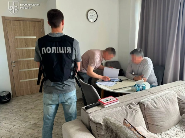Подробиці схеми виїзду ексміністра на "гастролі" 5 Подробиці схеми виїзду ексміністра на "гастролі" 4
