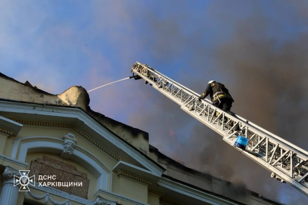Харків: 6 постраждалих, пожежу в музеї локалізовано 9