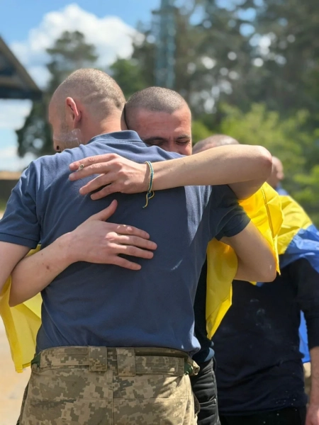 185 захисників та цивільного повернуто з полону: Зеленський 21