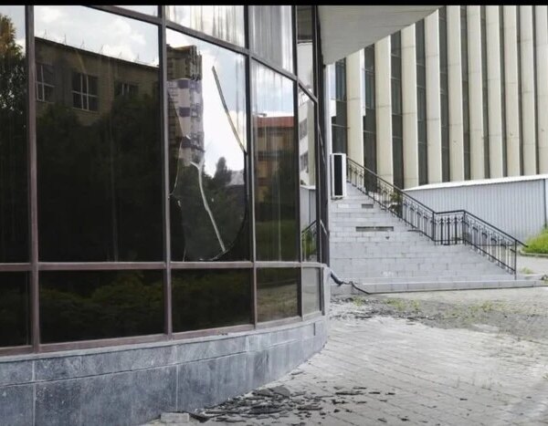 Палац “Україна” під ударом: момент руйнування зафільмовано