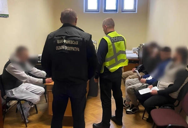 Крадіжки на Прикарпатті: судитимуть п’ятьох чоловіків за шахрайство