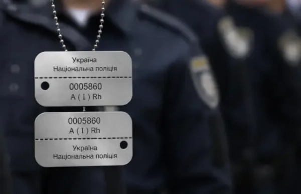 Кабмін: жетон для поліцейських — нова ідентифікація