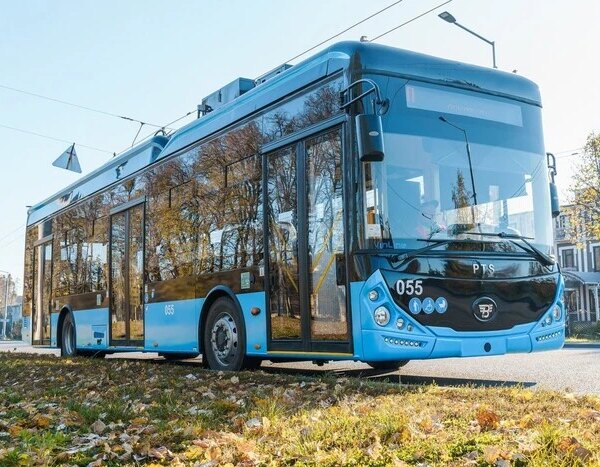 Скандал з УПА: зірвано передачу автобусів Вінниці