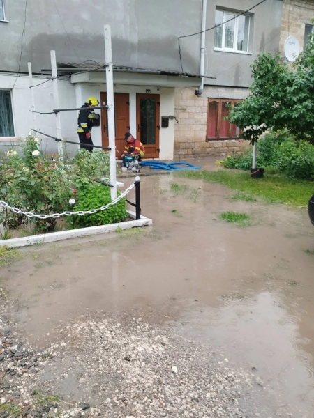 Повені в Молдові: будинки затоплені, дороги перекриті 22