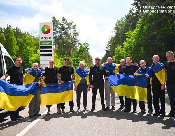 Україна повернула 7 цивільних з полону РФ