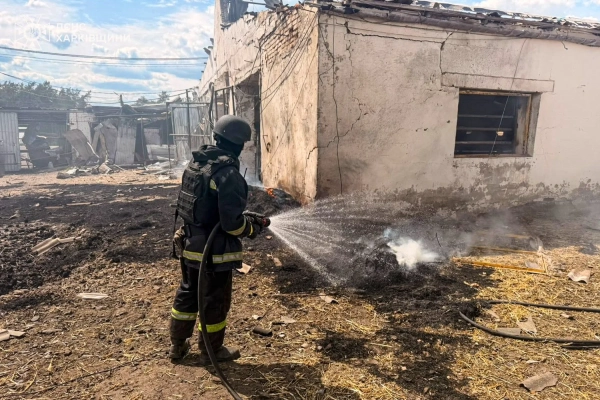РФ вдарила по фермі: двоє загиблих. Жінка загинула у Харкові. 15