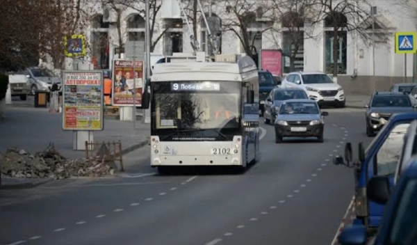 Севастополь: транспорт зупинився через блекаут та брак пального