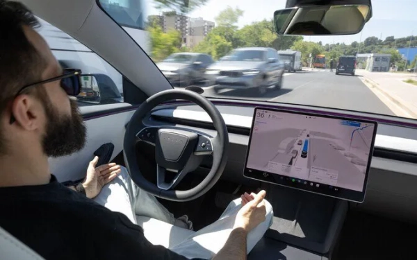 Застосунок Tesla: рух авто в Естонії – завантажте оновлення