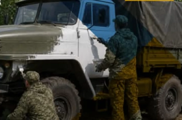 Цивільний щит: росіяни маскують техніку під молоковози