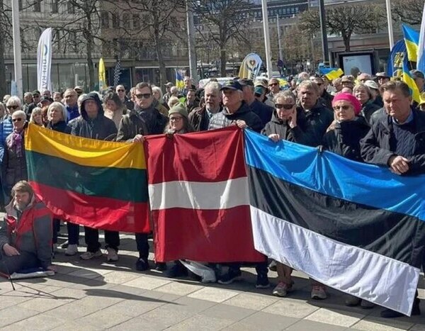 Стокгольм: акція на підтримку України в центрі міста