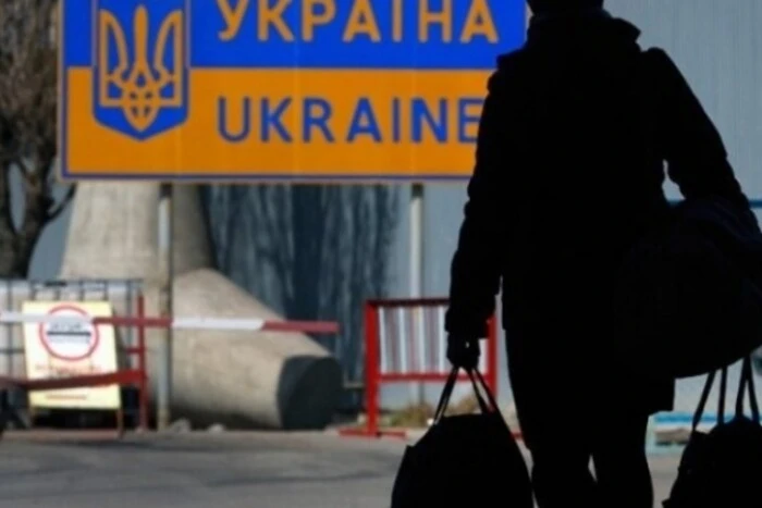 Українці за кордоном: 50% не планують повернення