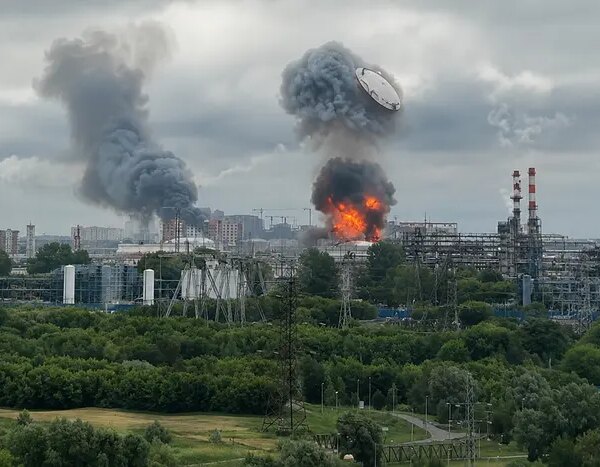 Москва: ППО РФ вдарила по власному НПЗ