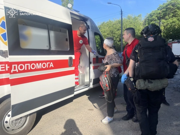 Запоріжжя під обстрілом: постраждали 8 людей, руйнування інфраструктури