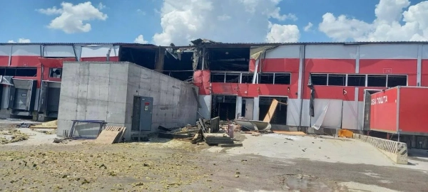 Запоріжжя: обстріл терміналу “Нової пошти” та ТЦ, є постраждала