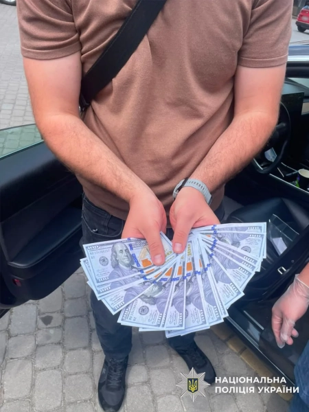 Львівщина: "Гастролі" ухилянтів до ЄС за $12 тисяч 8 Львівщина: "Гастролі" ухилянтів до ЄС за $12 тисяч 6