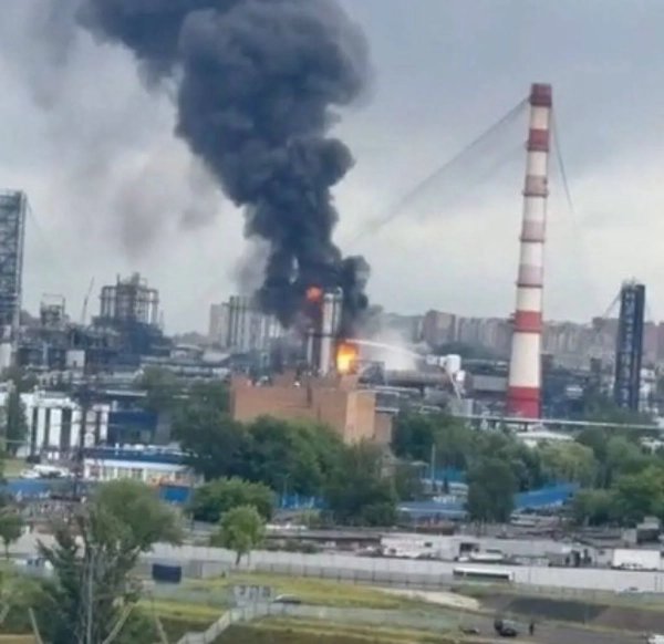 Україна паралізувала НПЗ РФ: паливний колапс ворога 8 Україна паралізувала НПЗ РФ: паливний колапс ворога 6