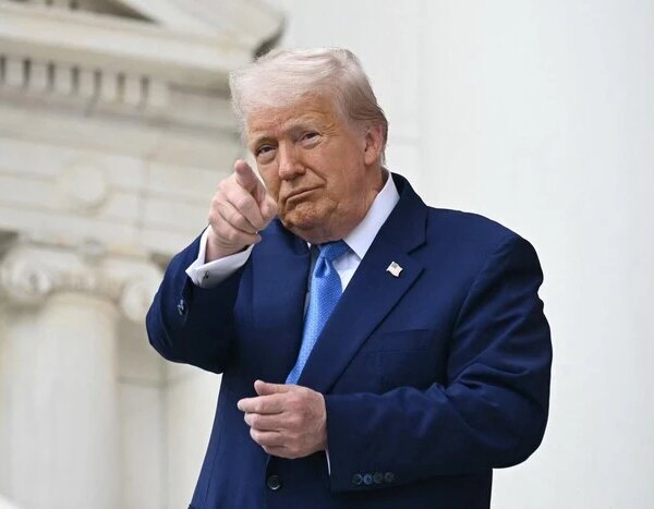 Трамп: Україна дає раду, Росії загрожують санкції