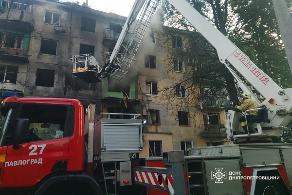 Павлоград: 5 постраждалих від удару БПЛА, 2 врятовано 12 Павлоград: 5 постраждалих від удару БПЛА, 2 врятовано 10