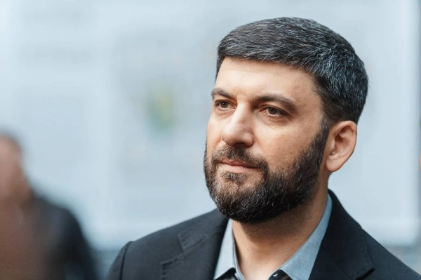 Гройсман повернув орден: солідарність із Зеленським і Україною