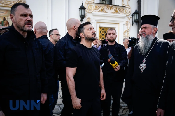 Зеленський: Де візьмуть кошти на Лавру 7 Зеленський: Де візьмуть кошти на Лавру 5