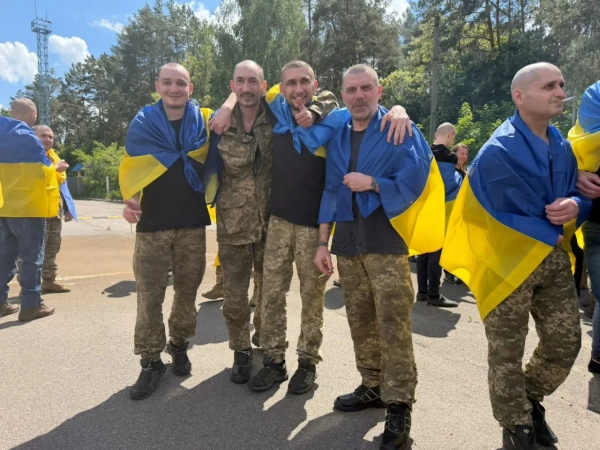 185 захисників та цивільного повернуто з полону: Зеленський 27