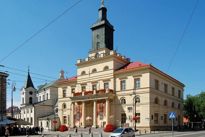 Люблін зняв прапор України з будівлі ратуші: у чому причина