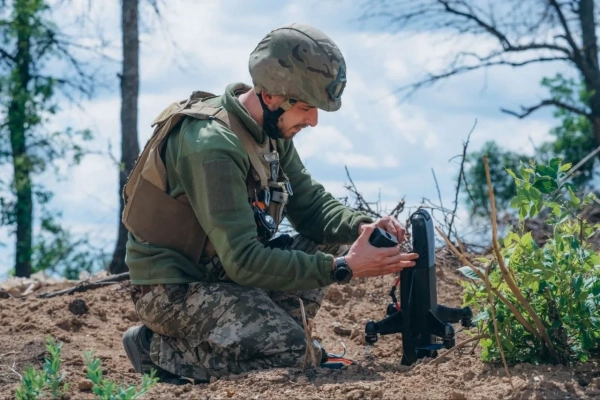 Ворог атакував: 215 обстрілів, 5.8 тис. дронів