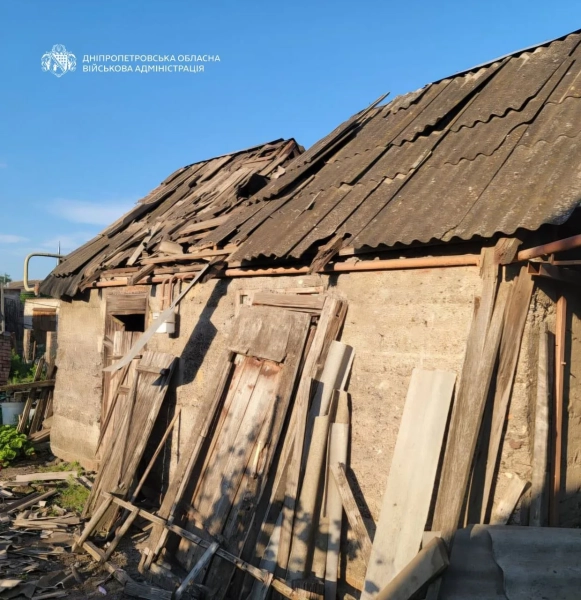 Росія вдарила КАБами по ринку: 9 поранених, є руйнування 4 Росія вдарила КАБами по ринку: 9 поранених, є руйнування 2