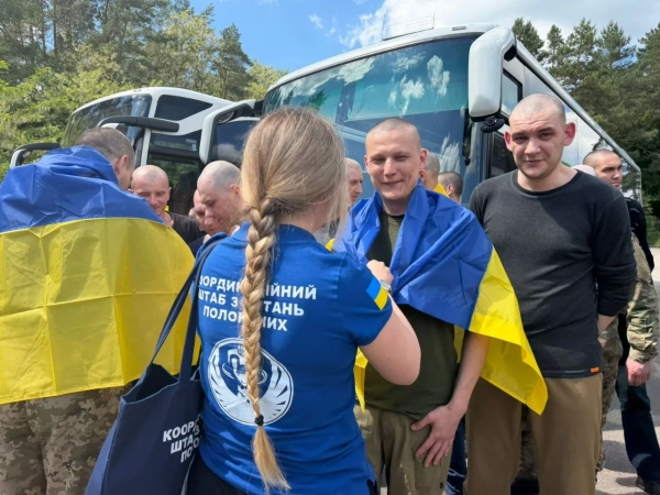 185 захисників та цивільного повернуто з полону: Зеленський 29