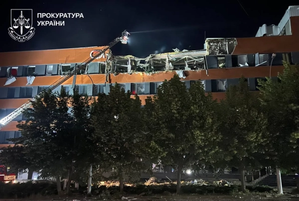 Харків, Чугуїв під ударом: 3 загиблих, 20+ поранених 15 Харків, Чугуїв під ударом: 3 загиблих, 20+ поранених 13