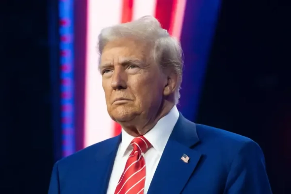 Трамп: США “за тисячі миль” від війни, Обама дав зброю&hellip;