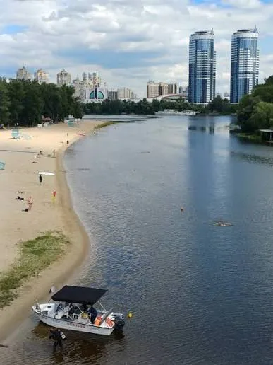 Пляжі та басейни Києва: де відпочити влітку 11 Пляжі та басейни Києва: де відпочити влітку 9