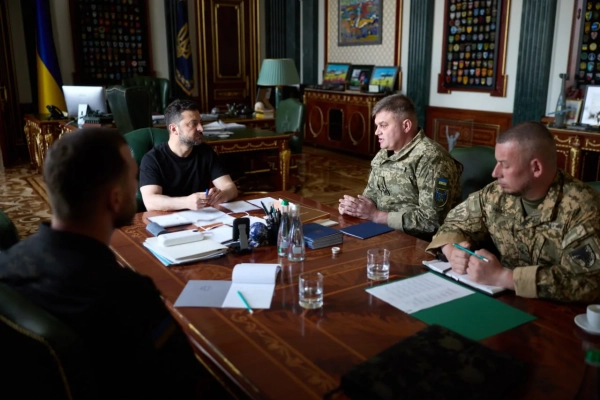Зеленський: обговорили потреби фронту та захист кордонів 19