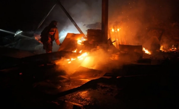 Атака дрона на Запоріжжя: пожежа на підприємстві