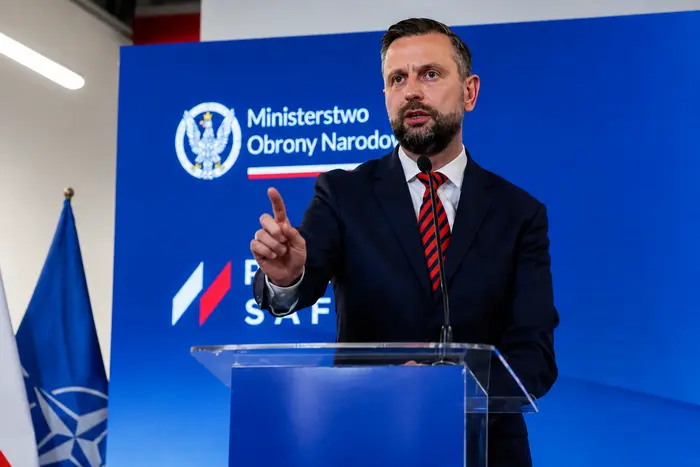 Польща: критика допомоги Україні розлютила главу Міноборони