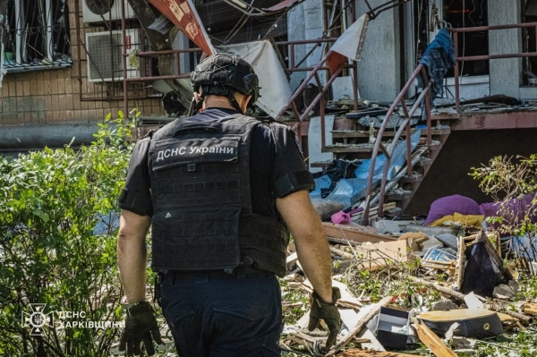 Харків: 42 жертви атаки рф на житловий будинок 35 Харків: 42 жертви атаки рф на житловий будинок 33