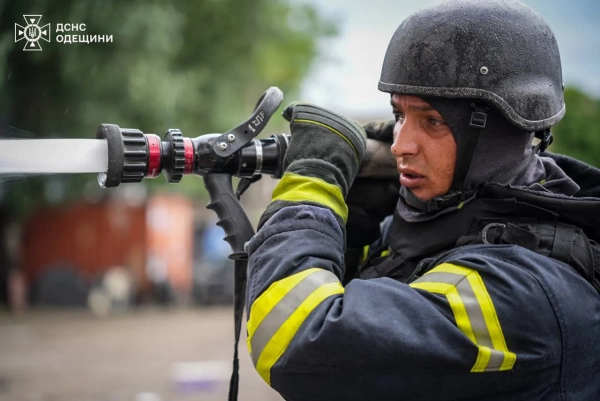 4 поранених: РФ атакувала Одесу, під удар автопарк та санаторій 14 4 поранених: РФ атакувала Одесу, під удар автопарк та санаторій 12