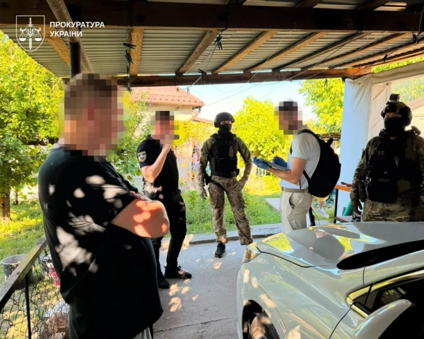 Напад на волонтера: $11 тис. для ЗСУ викрадено, підозри оголошено 8 Напад на волонтера: $11 тис. для ЗСУ викрадено, підозри оголошено 6