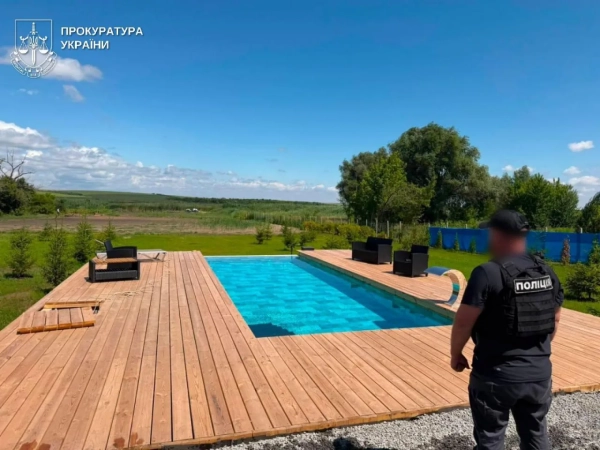 На Одещині майора затримали за будівництво дому для начальника 10