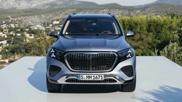 Головна 16 Mercedes-Maybach GLS: потужність, стиль, нові деталі