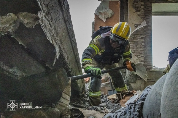 Харків: 42 жертви атаки рф на житловий будинок 24 Харків: 42 жертви атаки рф на житловий будинок 22